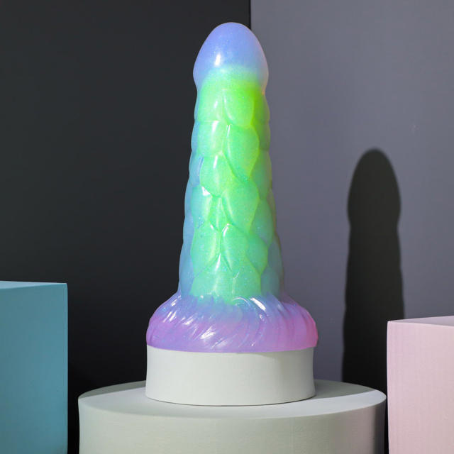 7.68 Inch Large Shaped Silicone Glow In The Dark Dildo