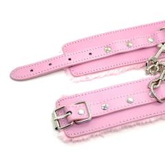 pink single row pin buckle plush hand